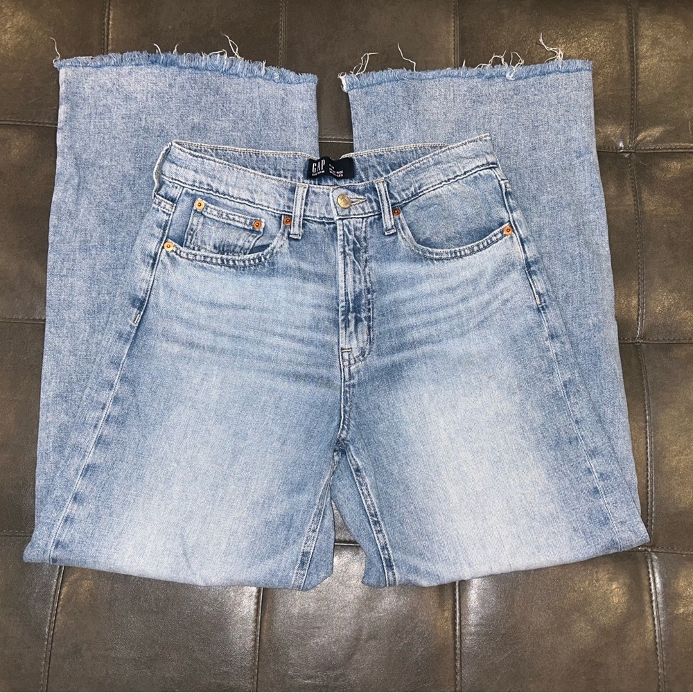 GAP Blue Straight Leg Jeans with Classic Style